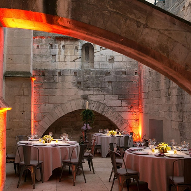 mariage-arles-tablaes-decor